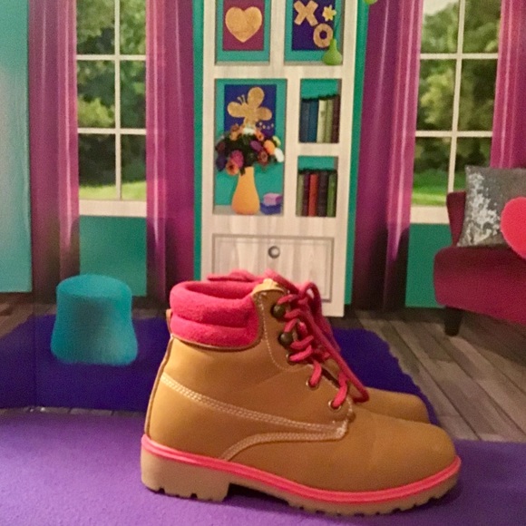 Girls Pink Trim Beige Boots Size 1 - Picture 3 of 5